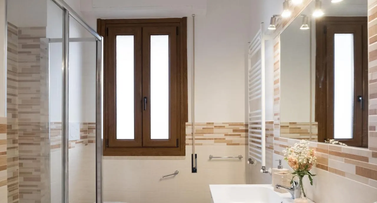 Appartement 50Mt Dal Mare à Viareggio